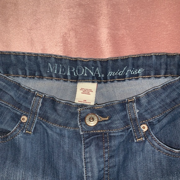 MERONA•mid rise•capris - Picture 3 of 8